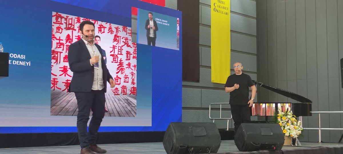 Değerli <a href="/ugur72/">Uğur Mert</a> ve <a href="/burak_karabey/">Burak Karabey</a> zeka yapay matematik gerçek isimli keyifli sunumunda sınıf içi örneklere yer vererek yapay zekanın zaaflarına😊 da değindi.  <a href="/TOZOK1951/">TÖZOK</a> #egitimebutunselyaklasim