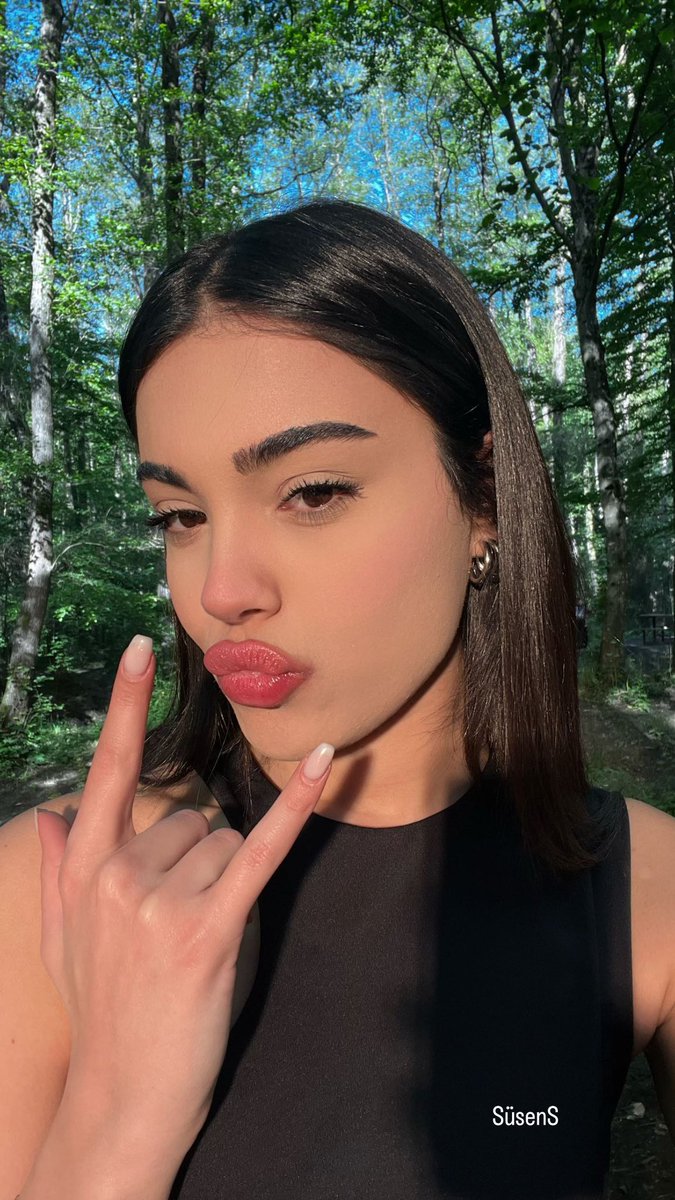 LizgeComertFans's tweet photo. Lizge Cömert via Instagram story 💚

#LizgeCömert https://t.co/YyuT2RyazM