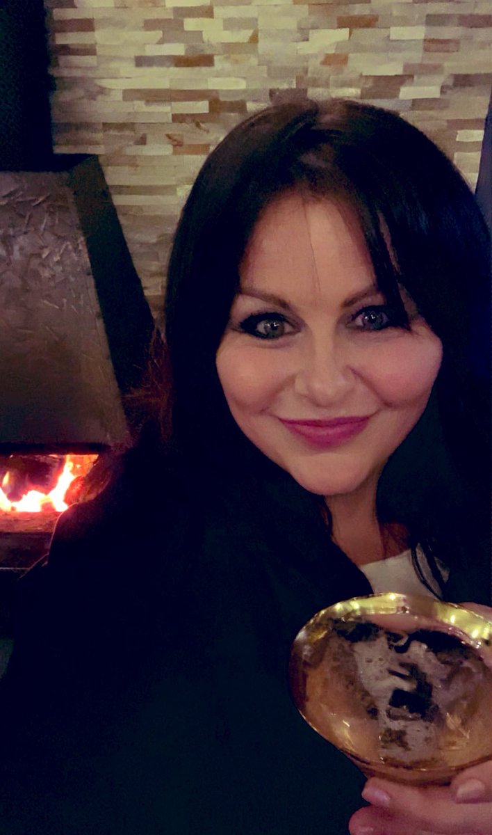 Fireside cocktails🤩 Cheers, you glorious lot🍸