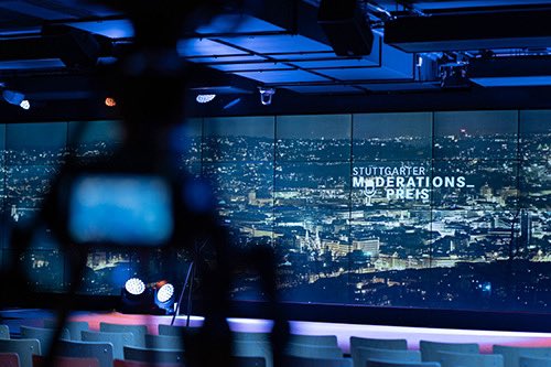 Und dann steht Ende der Woche auch noch Jury-Arbeit für den Stuttgarter Moderationspreis auf dem Programm. Wilde Woche voraus.