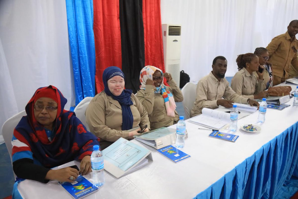 Viongozi wa Chama cha Demokrasia na Maendeleo (Chadema) wakiomba dua kabla ya kuanza kikao cha Kamati Kuu kwenye ofisi za makao makuu ya chama hicho zilizopo Mikocheni jijini Dar es Salaam, leo Mei 11, 2024. 📸 Michael Matemanga. #mwananchiupdates #tunaliwezeshataifa