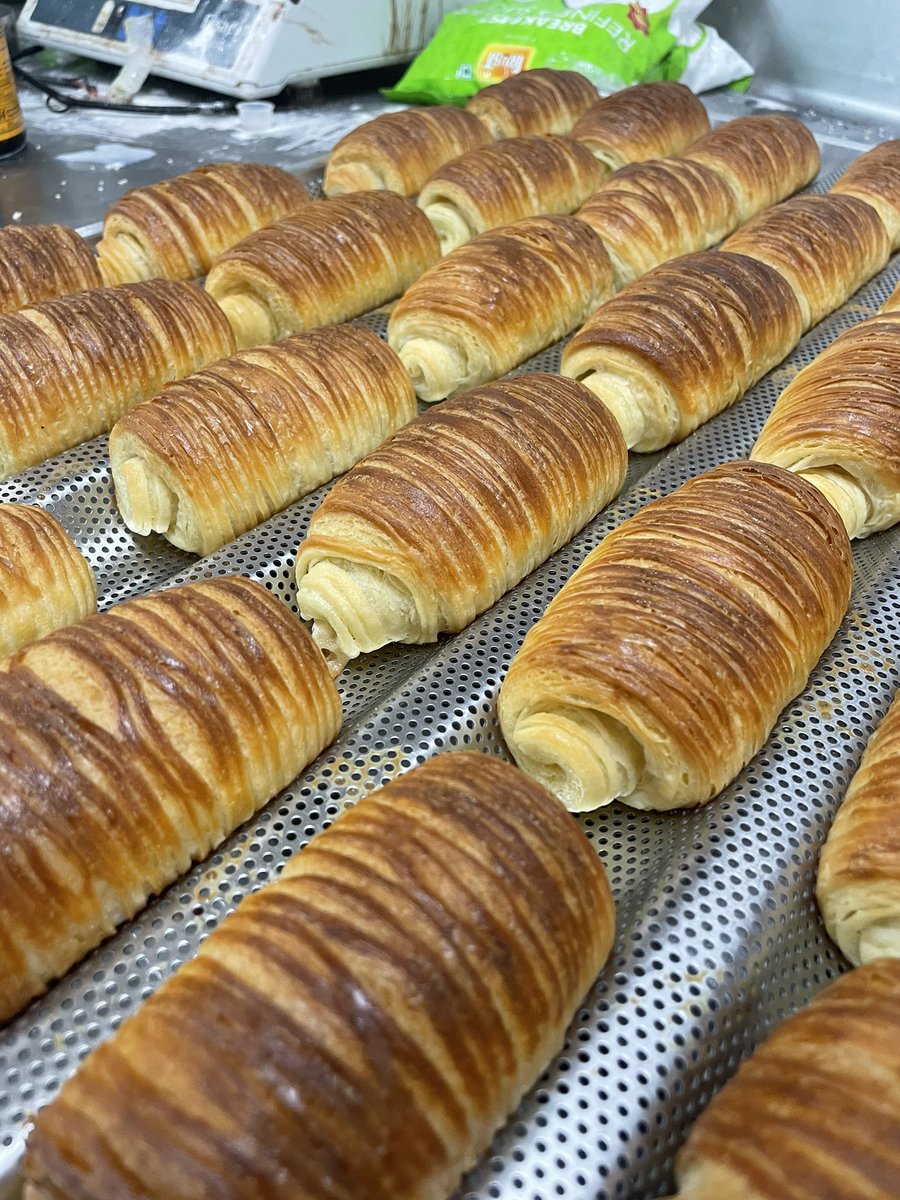 anik_cheff's tweet photo. Almond stick https://t.co/GBAdG3PzzT