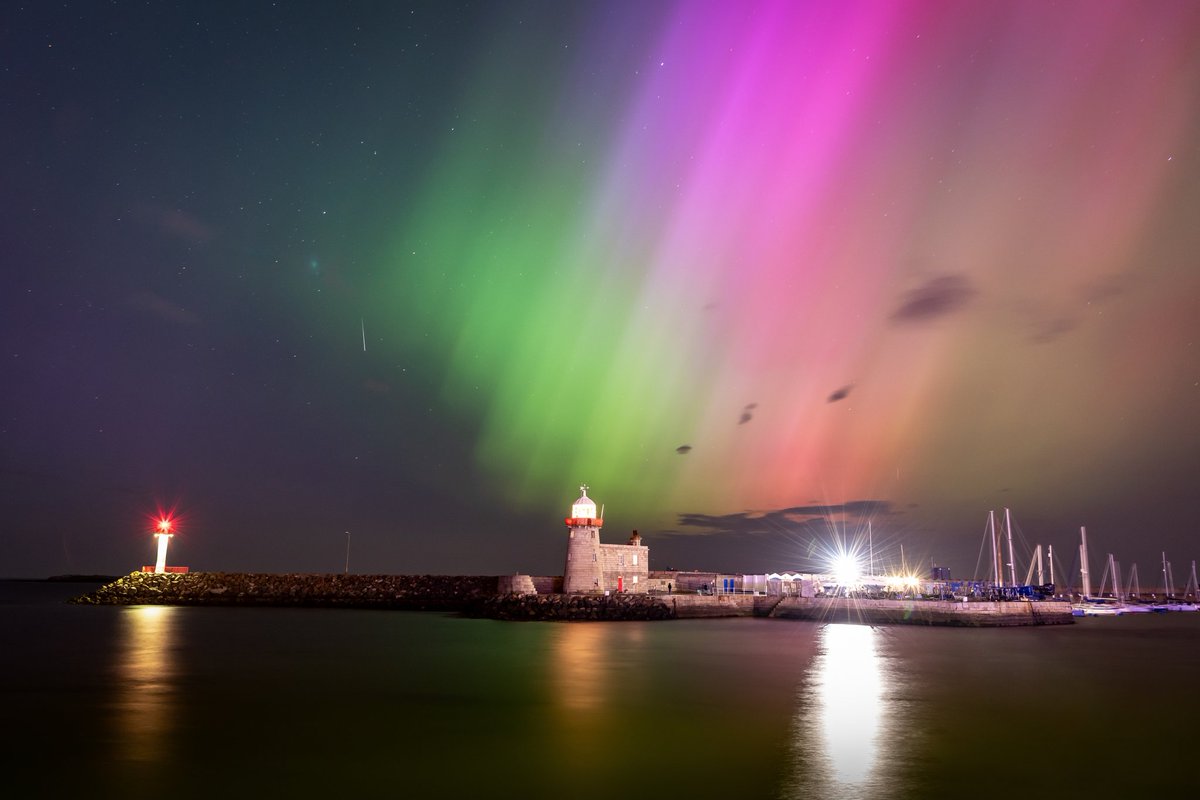 Absolutely unbelievable night last night in Howth. Amazing to see the northern lights in Ireland 🤩 #northernlights #northernlightsireland #aurora #auroraborealis #auroraireland #auroradublin #northernlightsdublin