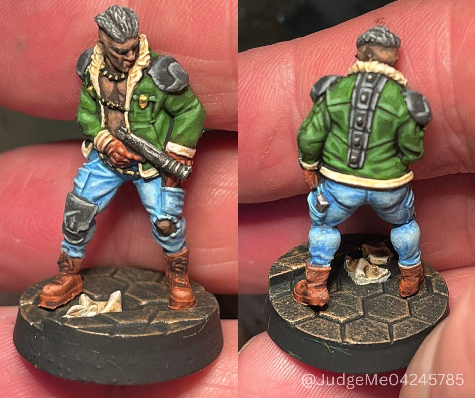 This week's Mentioned in Despatches amazing work was done by @JudgeMe04245785 and was seen X!

This JD Block Ganger is impeccably painted! 

Judge Dredd - bit.ly/3ZiayMy

#warlordgames #wargaming #painting #hobby #paintingwarlord #painting #paintingminiatures #JudgeDredd