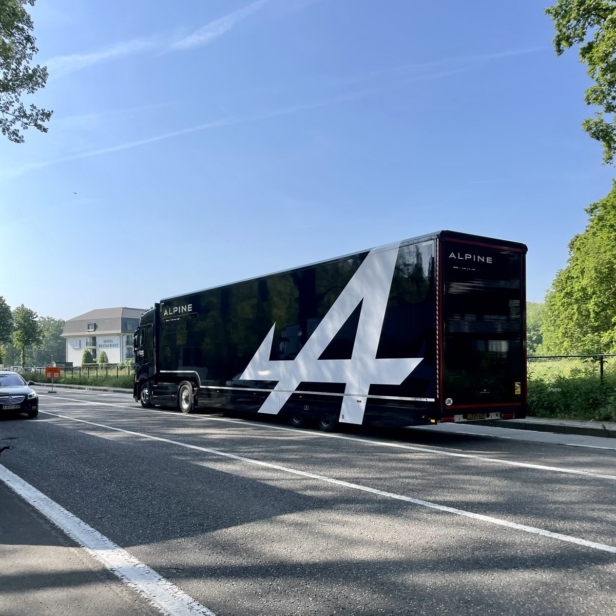 Gespot: <a href="/AlpineF1Team/">BWT Alpine Formula One Team</a> in #Oostkamp. 😁👋🏼
