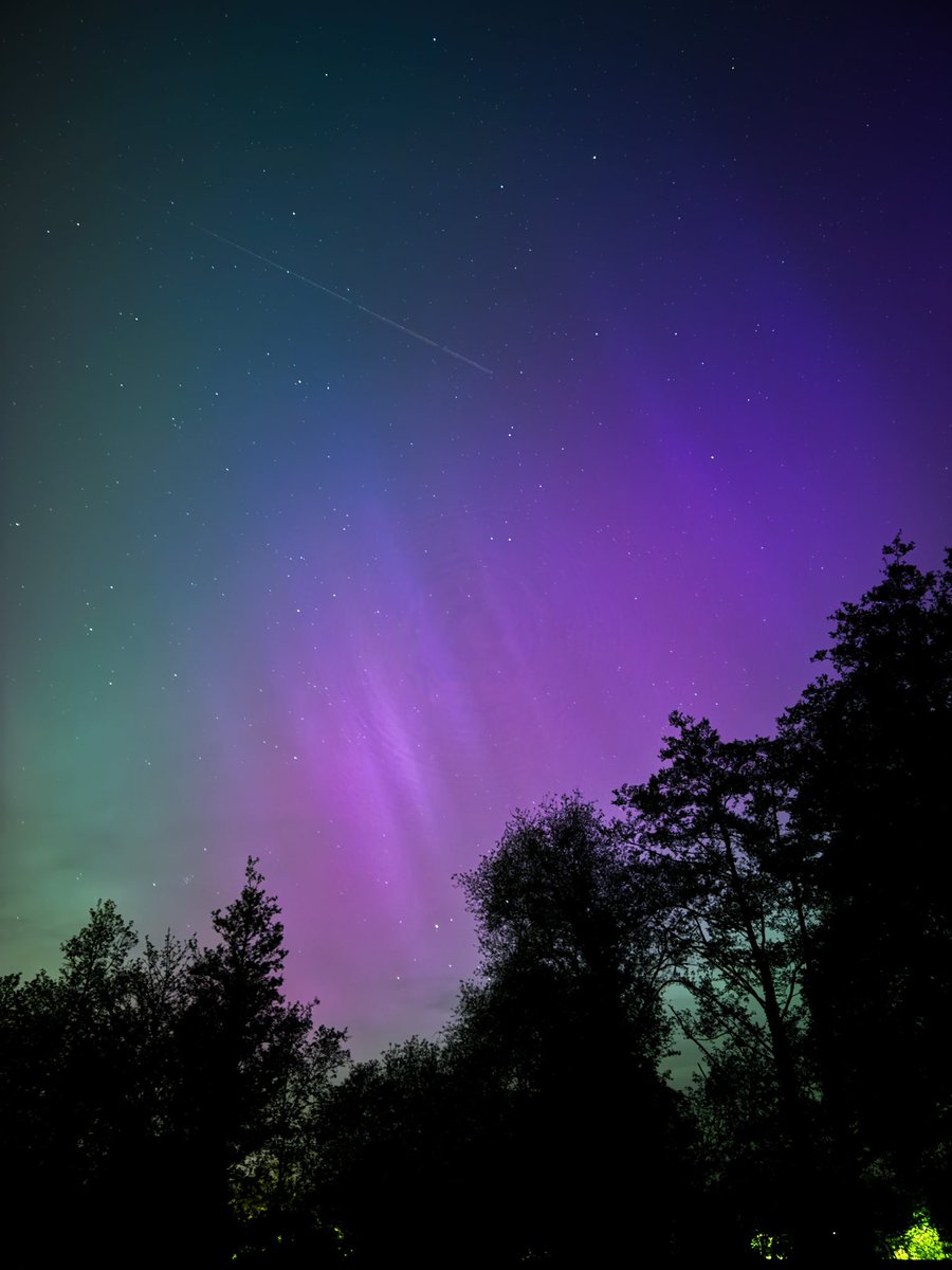 Northern Lights from UK.
Finally we all can see it!
#Aurora #iphone #NorthernLights