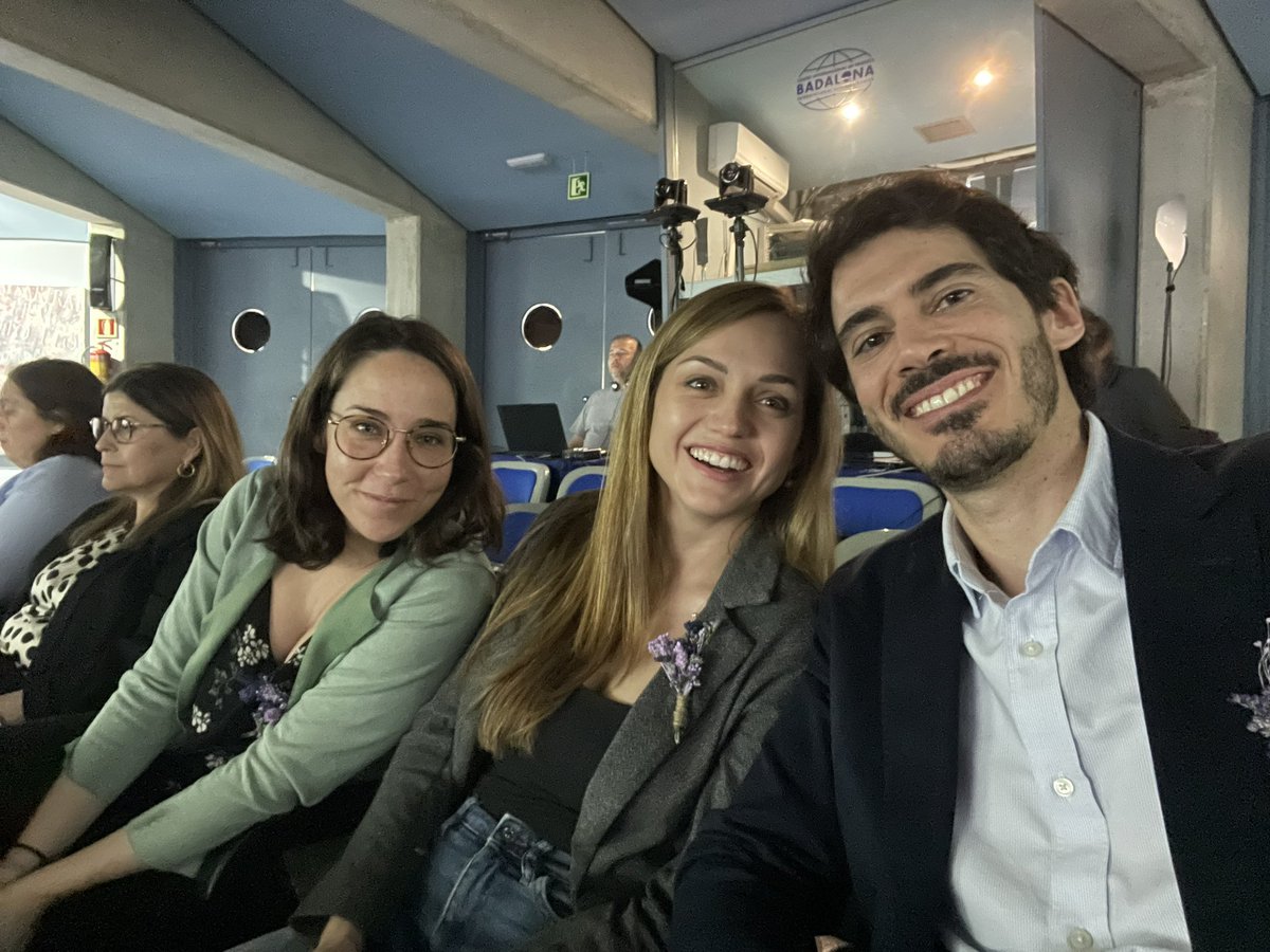 Emotional feelings after giving a talk for patients & relatives from @asociacionASACO in the world day of ovarian cancer with my colleague Dra. Pardo @hbellvitge and Dr. Sanchez. A big THANK YOU! (PS: With best company too @AngelesFite @AnaLuzarraga)