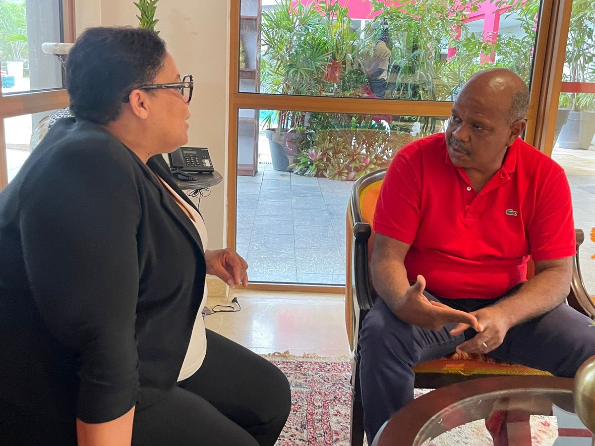 GUSTAVE DIT DUFLO Sylvie tweet media