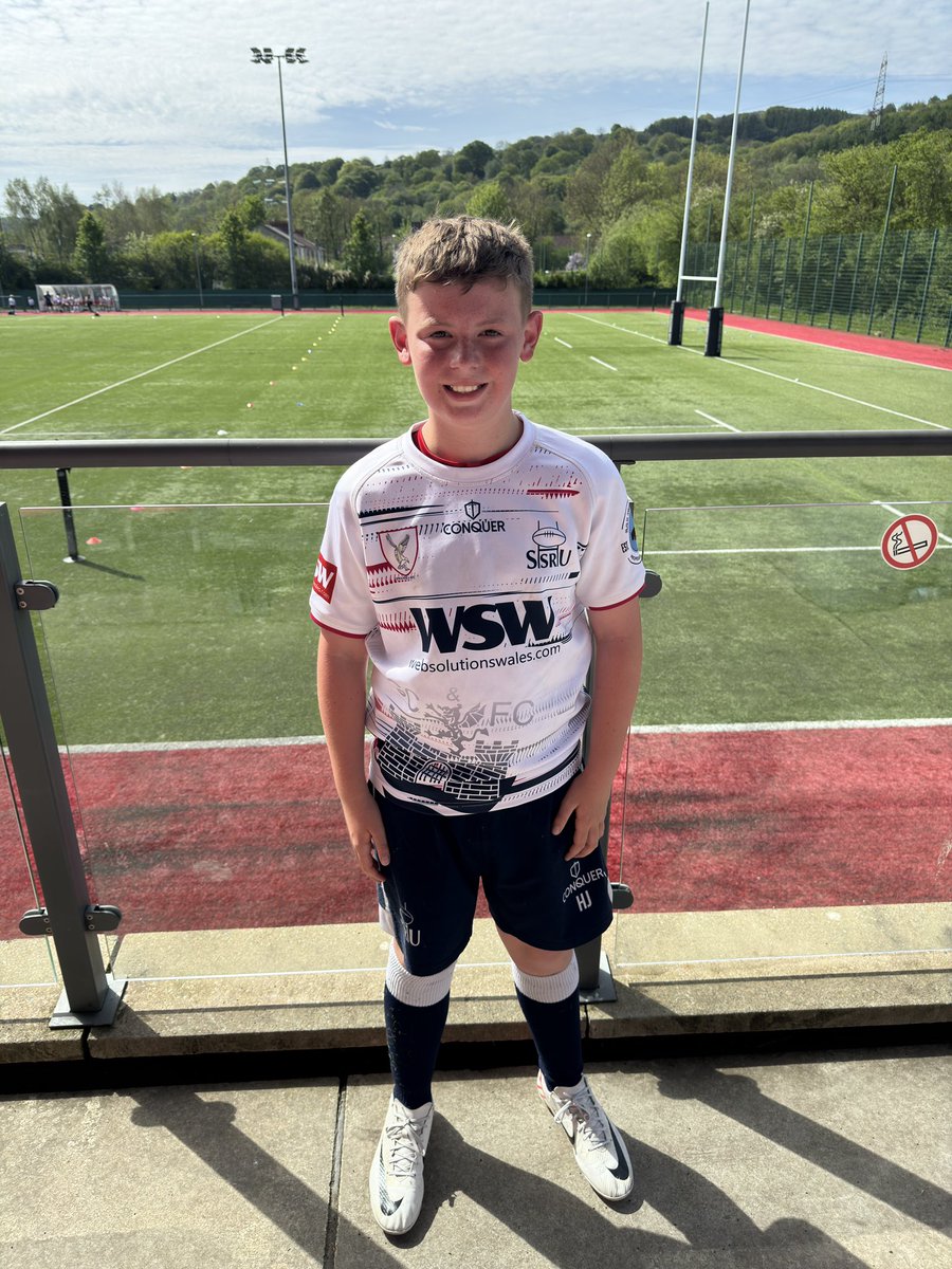 Extremely proud of Harry today. Played his last ever game for Swansea Schoolboys U11’s. I have to say, it’s the best I’ve ever seen him play. A huge proud dad moment. 🤍🖤🏉 @CommunityOsprey @dragonsrugby @WRU_Community