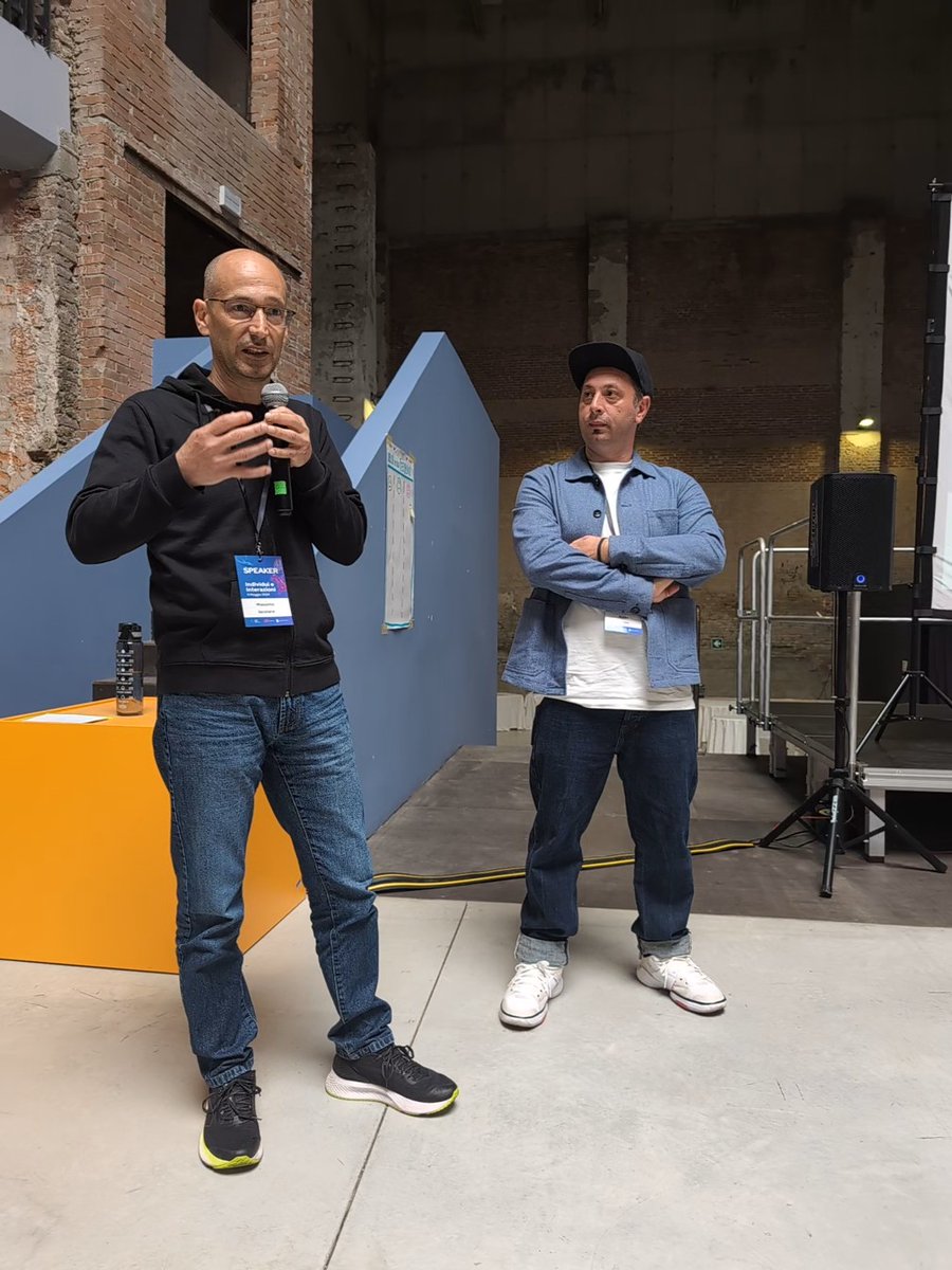 doubleloop (no one here, see you elsewhere) (@doubleloop_io) on Twitter photo . <a href="/iacoware/">Massimo Iacolare</a> <a href="/Guido_Martini/">Guido Martini</a> sono sul palco e ci raccontano di come sono riusciti a creare un team altamente collaborativo partendo da un team di designer e uno di sviluppatori che non avevano mai lavorato insieme 💥
#IEI24 #unabelladifferenza #doubleloopers 💜💚 . <a href="/iacoware/">Massimo Iacolare</a> <a href="/Guido_Martini/">Guido Martini</a> sono sul palco e ci raccontano di come sono riusciti a creare un team altamente collaborativo partendo da un team di designer e uno di sviluppatori che non avevano mai lavorato insieme 💥
#IEI24 #unabelladifferenza #doubleloopers 💜💚