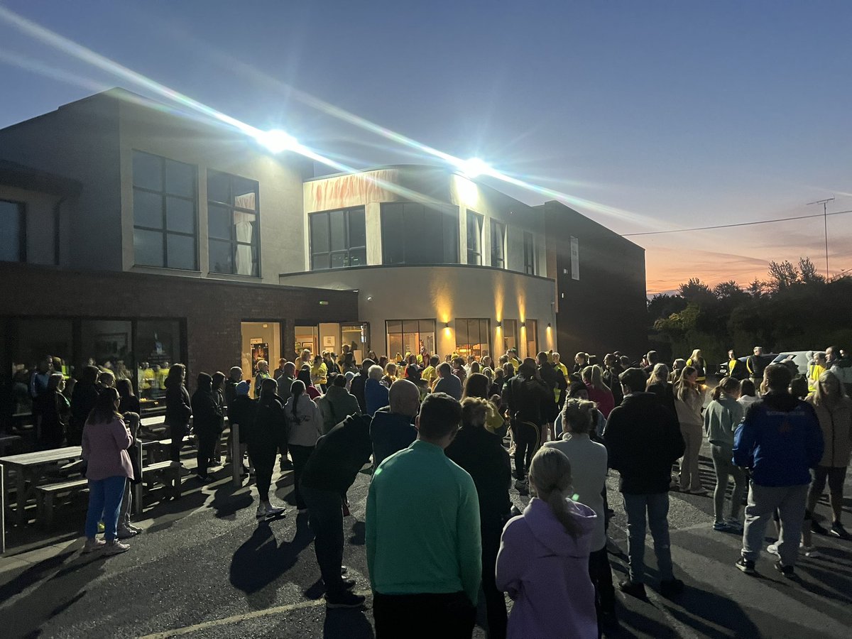 Thousands out in #Tallaght today for #DarknessIntoLight. A concept founded by a fantastic Tallaght man, Johnny Fox. RIP Johnny.