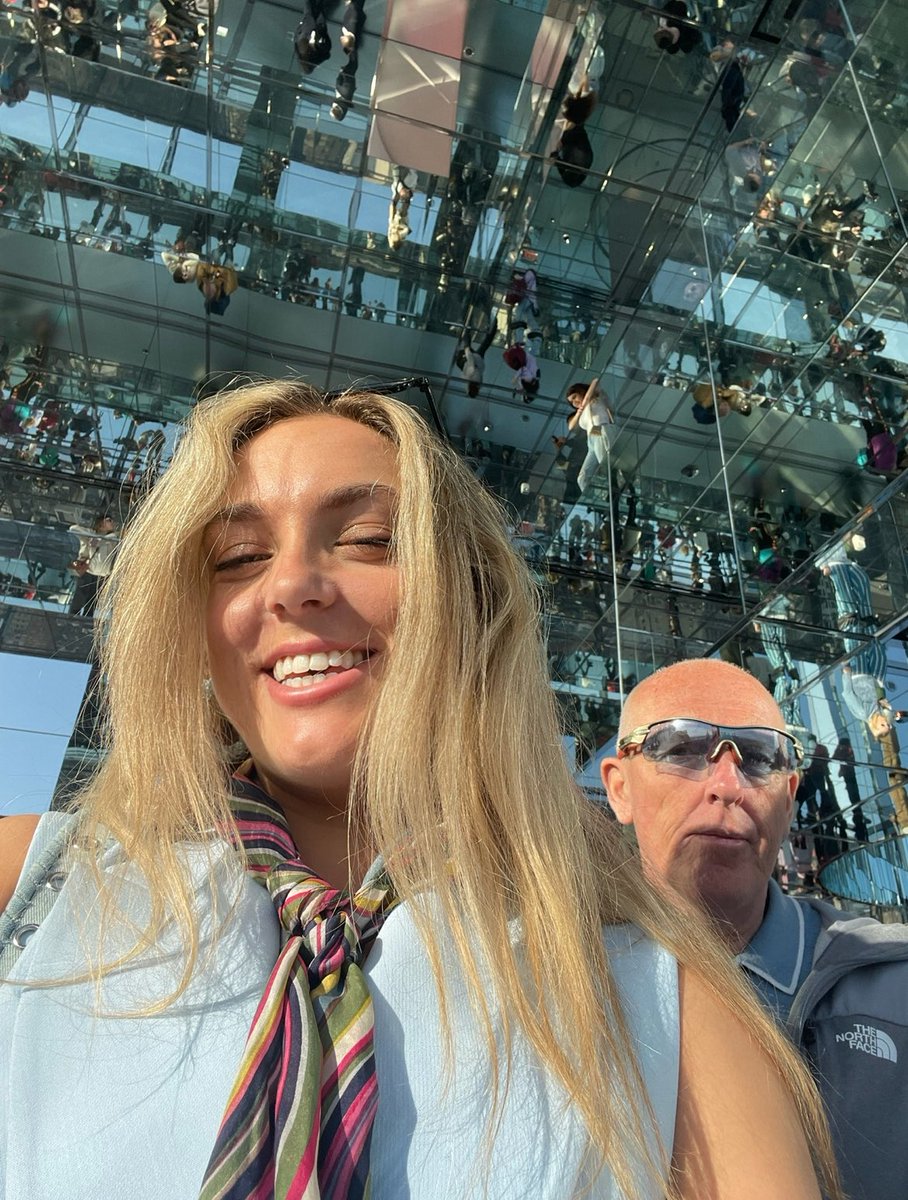 Happy bday to the coolest man alive. My No1. Fan. I think this is the only social media you use so hopefully you see this one. I love you 🩵🎂