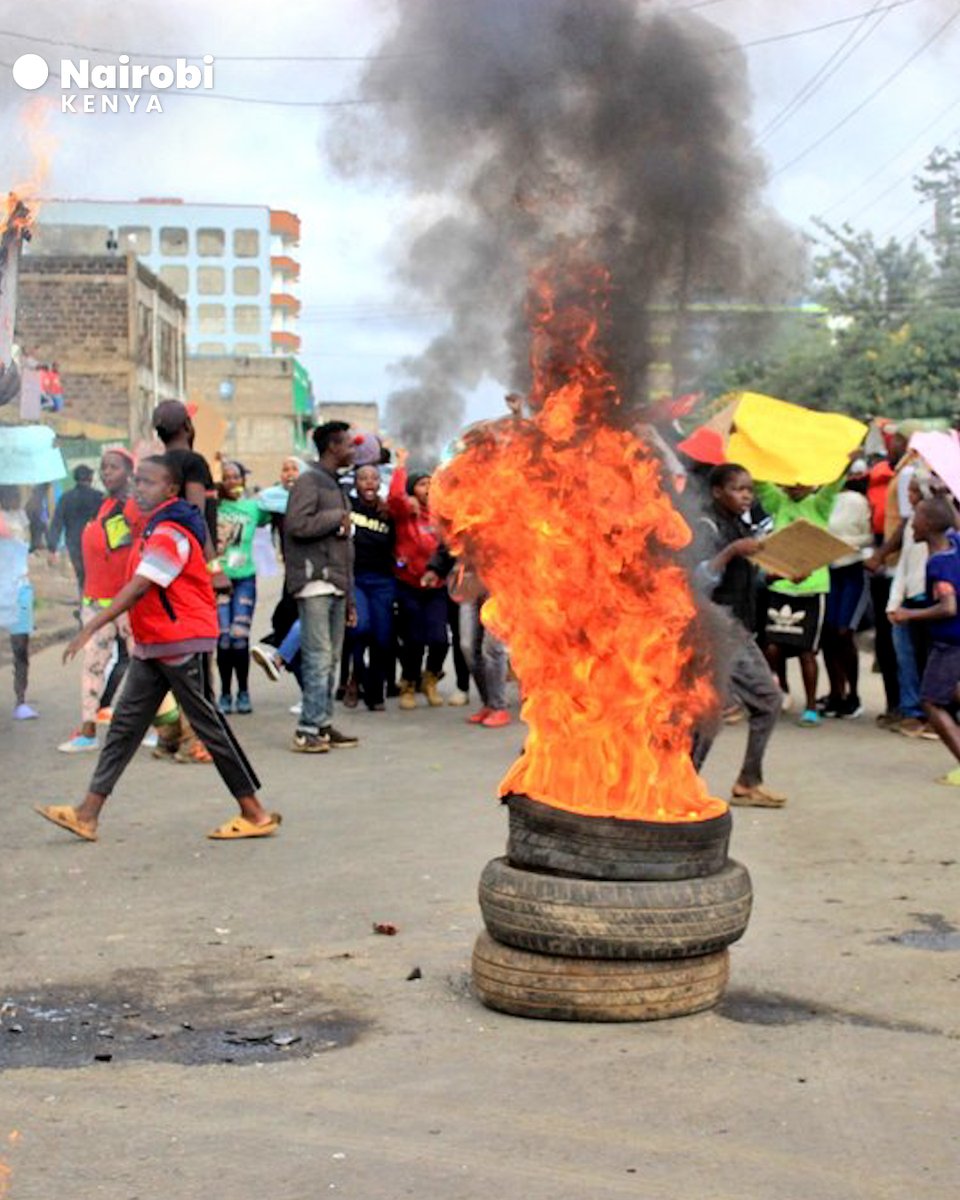 🇰🇪 Nairobi, Kenya – 26 people were arrested as residents of the Mathare slum protested the inhumane treatment of flood victims.