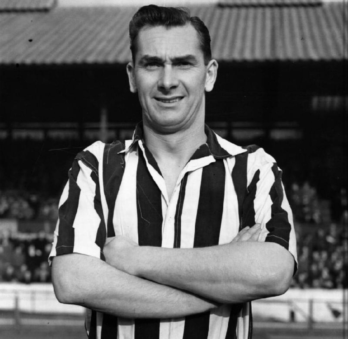 Born on this day in 1924, club legend. Mr Jackie Milburn 🖤🤍🖤🤍
