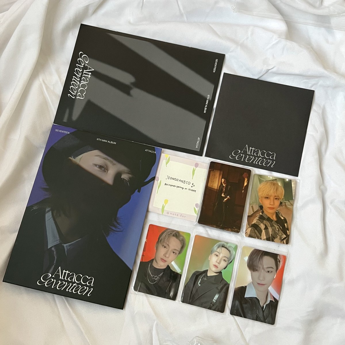 wts / want to sell #udownsells 

seventeen attacca carat ver unsealed full set album jeonghan 240k (inc rpc)

prices inc all, shipping from JKT/INA Only
dm if interested!

t. svt carver pc photocard