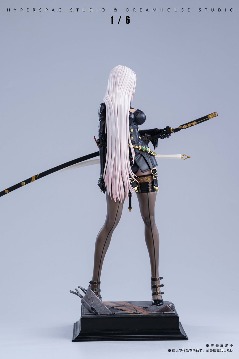 さらに多くの黒いBLADEの詳細をご紹介します