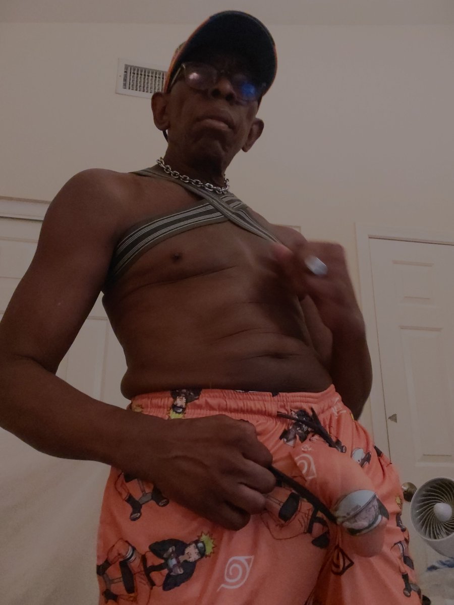 JustMe82828's tweet photo. @GioAroXXX Lookin' pretty damn good there G. And I'm just another Boy in his One Piece Pants! https://t.co/isLeIEWOS2