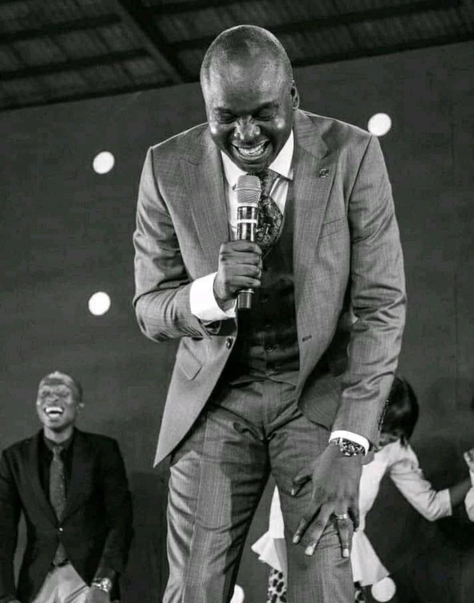 PeaceOsemwengie's tweet photo. My pastor!!!!!!!
Thank you sir!
Thank you, thank you, thank you!
Happy birthday sir!!!!
🎊🎊🎊🎊💐💐 
#May11th #WorldOnayinkaDay https://t.co/UwdYTjxnKZ
