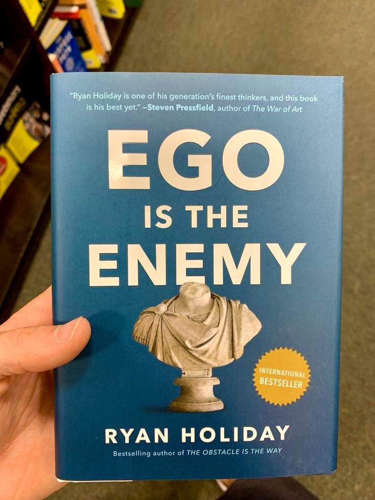 Just finished 'Ego is the Enemy' by Ryan Holiday.
 It's a profound exploration of how ego impedes success. If you're eager to level up in life, this is your roadmap. 
Highly recommend! 
#WeekendReads #EgoIsTheEnemy