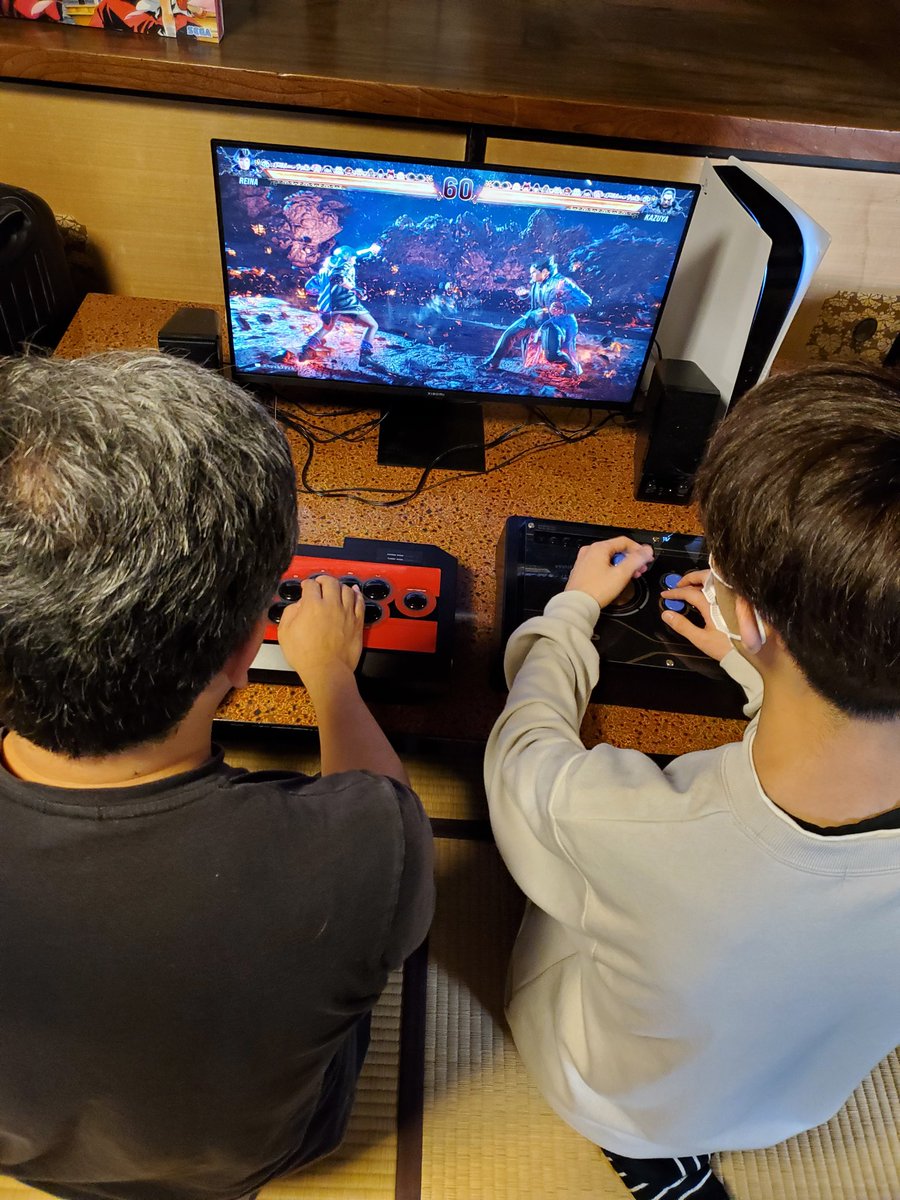 Yoshipen_miec's tweet photo. TEKKEN猛特訓中
#MIEC #せんまやゲーム交流会 https://t.co/p1PlLRSeGB