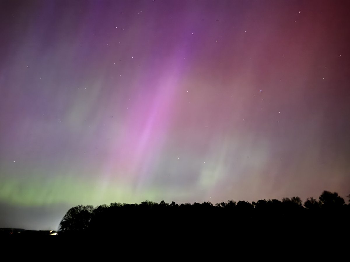 Last time I saw northern lights like this, I was in Yellowknife. Pure magic!