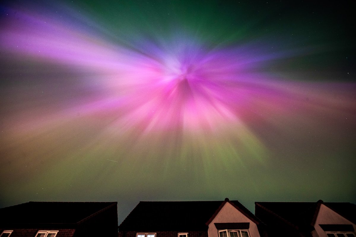 More from last night’s aurora show from the ‘big’ camera