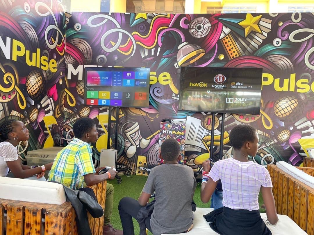 Muliwa? Eno ku Lohana Academy, Kololo kyakute dda 🔥📌 The show is on till 6pm, packed with: Inspirational talks to motivate you, games to get you excited and Entertainment to keep you thrilled! Tickets are available on the #MTNMoMo app for just 15k! #Switch2024 ||#TeensMeet
