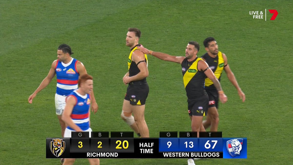 22 scoring shots to five at half time! The Bulldogs are: +48 disposals +23 inside 50s +11 marks inside 50 #AFLTigersDogs
