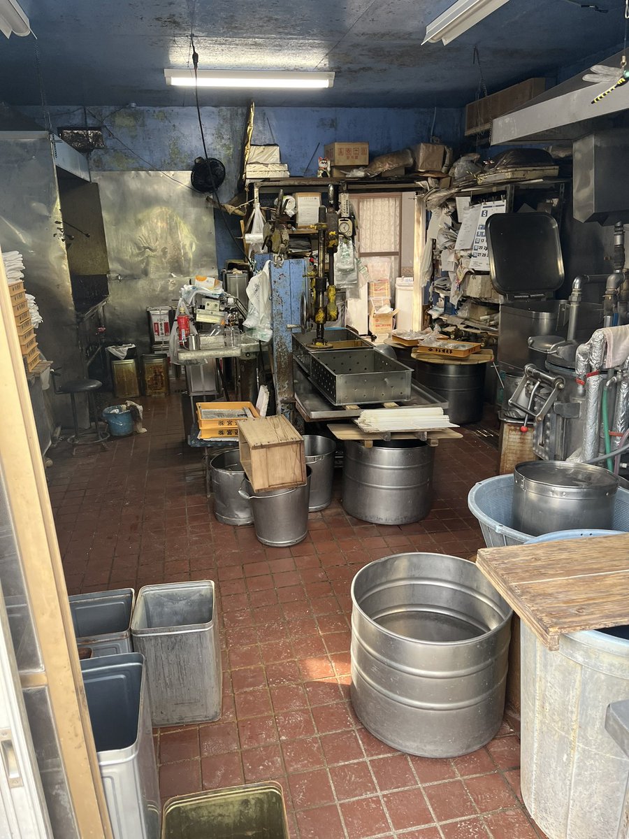 bei0212's tweet photo. 近くのお豆腐屋さんとサービスエリアでのアイスとゼリーとりあえず…青かった！
お豆腐は美味しかったので近くに行った際は是非！ https://t.co/AWHM5TSPLb