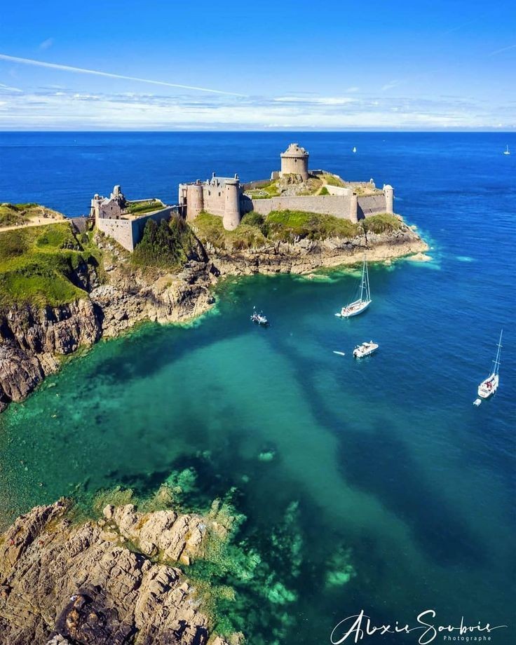 CHÂTEAU DE BRETAGNE 🌺🌺🏵️🏵️🌺🌺🌺🏵️🏵️🌺🌺🏵️🏵️