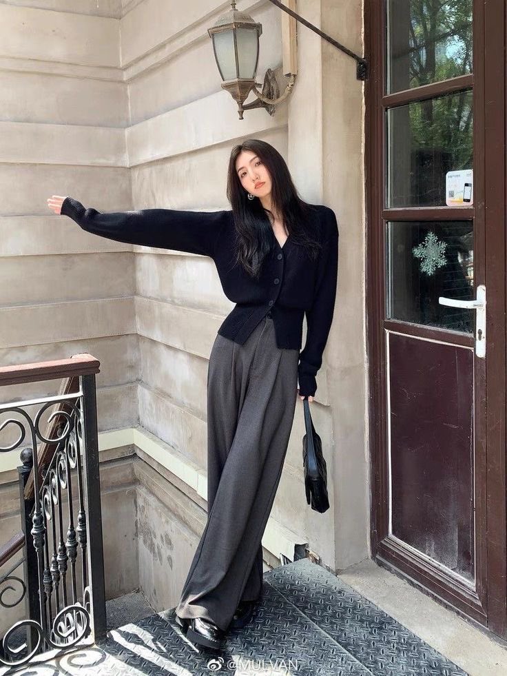 SesamornJ's tweet image. ป้ายยาไอเทมชุดทำงานให้หน่อยได้มั้ยคะ 🥺🤍 พวกกางเกง / เสื้อแจ็คเกต / เสื้อ / เดรส ได้ทุกแบบเลยค่ะ อยากได้ใส่ได้บ่อยๆผ้าดีๆค่า