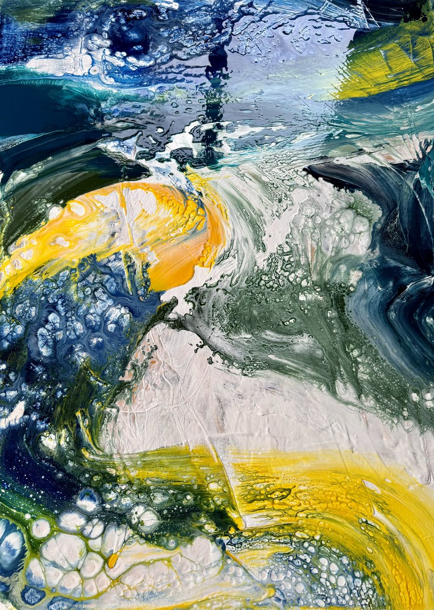 irenemartstudio's tweet image. 💚🤍💙The magic began on a new re-work. The excitement of the first layer😍 #art #abstract #firstlayer