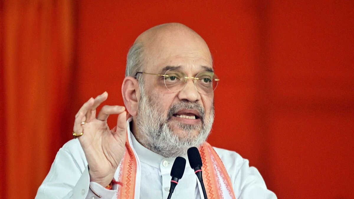 In a scathing attack on the Congress and its leaders, Union Home Minister Amit Shah on Saturday said due to the fear of Pakistan having atom bomb, the grand old party wants to give up India’s rights over Pakistan-Occupied Jammu and Kashmir. @AmitShah