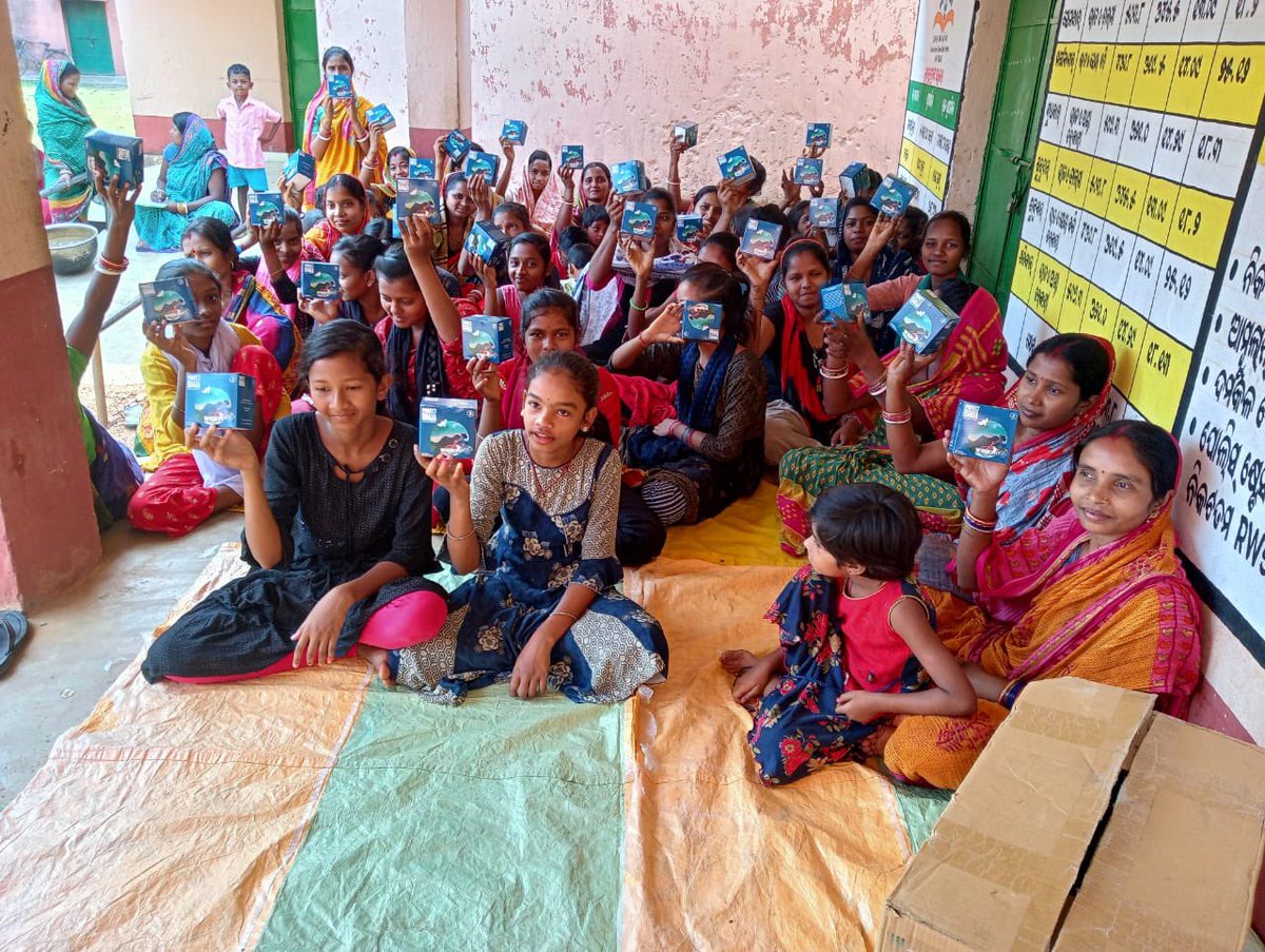 Proud to showcase our Period Saathi’s part of @sikshasandhan program team impacting the knowledge they garnered from the @ProjectBaala training facilitated by @mayurbhanjfoundation. We aim to reach 1500 girls by our training of 25 trainers. #endthestigma #endperiodpoverty