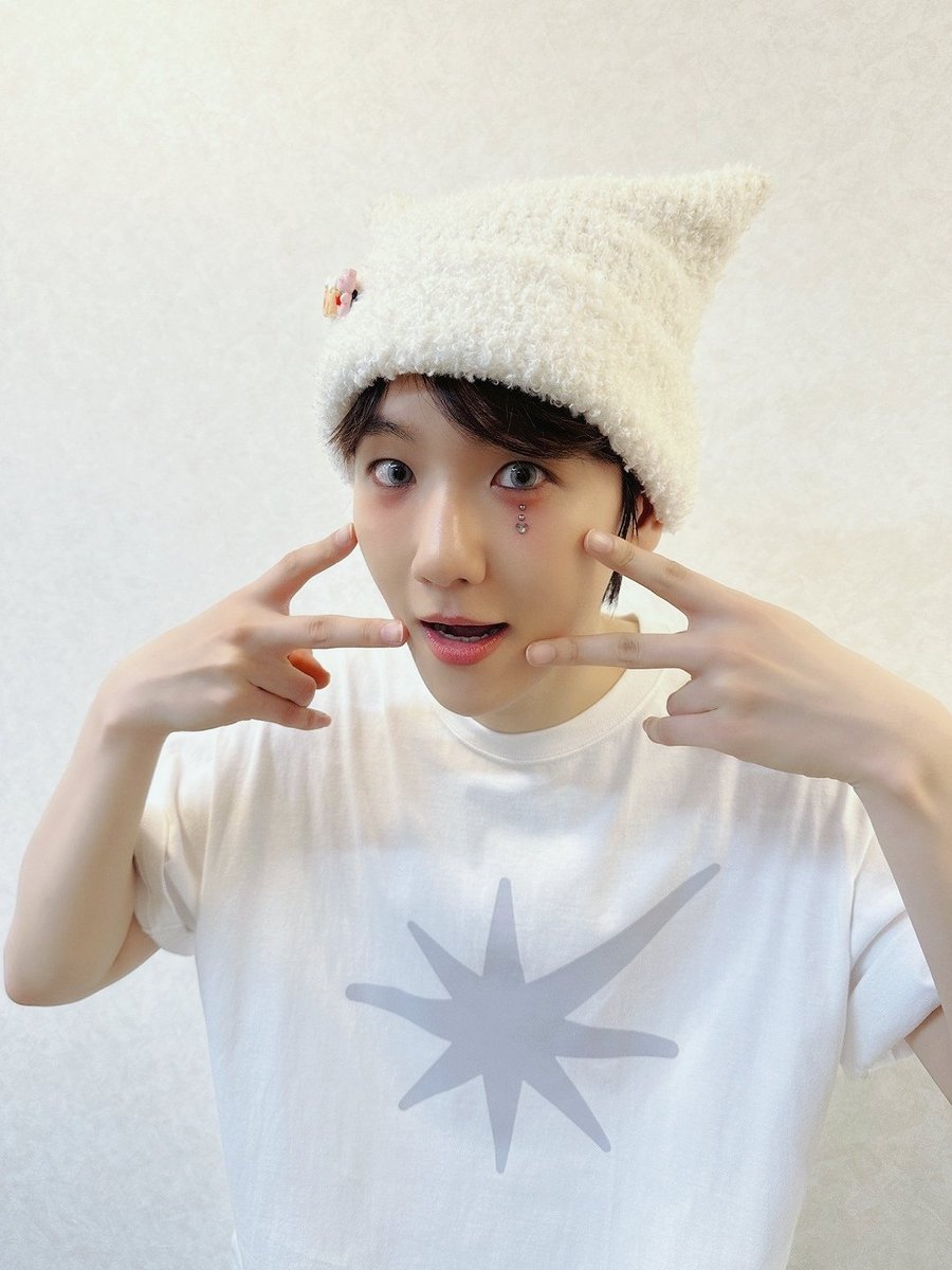 BAEKHYUN_INB100's tweet photo. 神戸の皆さん😳❕️
めっちゃ好きやねん••🖤

#백현 #BAEKHYUN #Lonsdaleite #2024BAEKHYUNASIATOUR https://t.co/iwbyLBdt70