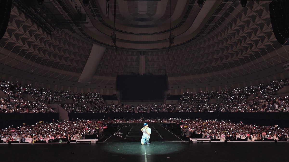 BAEKHYUN_INB100's tweet photo. 神戸の皆さん😳❕️
めっちゃ好きやねん••🖤

#백현 #BAEKHYUN #Lonsdaleite #2024BAEKHYUNASIATOUR https://t.co/iwbyLBdt70