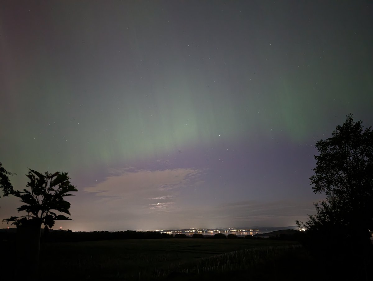 foley_p_neuro's tweet photo. #Aurora #northernlights from #Edinburgh last night (Google pixel 8 night mode). Amazing! 🤯🤩🥳 https://t.co/3B8xkuUeI0