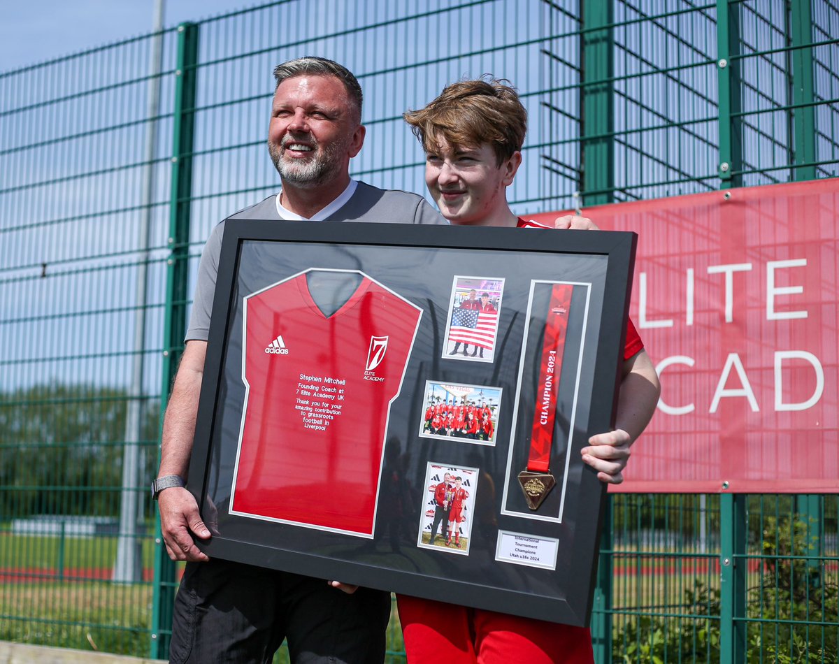 7EliteAcademyUK's tweet photo. ACADEMY 🇬🇧🇺🇸🇹🇿 We bid farewell to one of our founding coaches today, when Ste Mitchell retired from grassroots football coaching after 16 years 🥲👋

All the best, Ste. Thank you for everything. We’ll see you again soon 👊

#7EliteAcademyUK https://t.co/MyuQHu8qW0