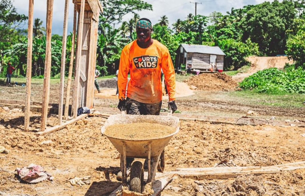 Wesleybjr_'s tweet photo. What a humbling experience in D.R grateful for everything. Glad that I was able to contribute to the basketball court and make an impact to the community🙌🏾 #GoCanes https://t.co/FhS7WvRi9d