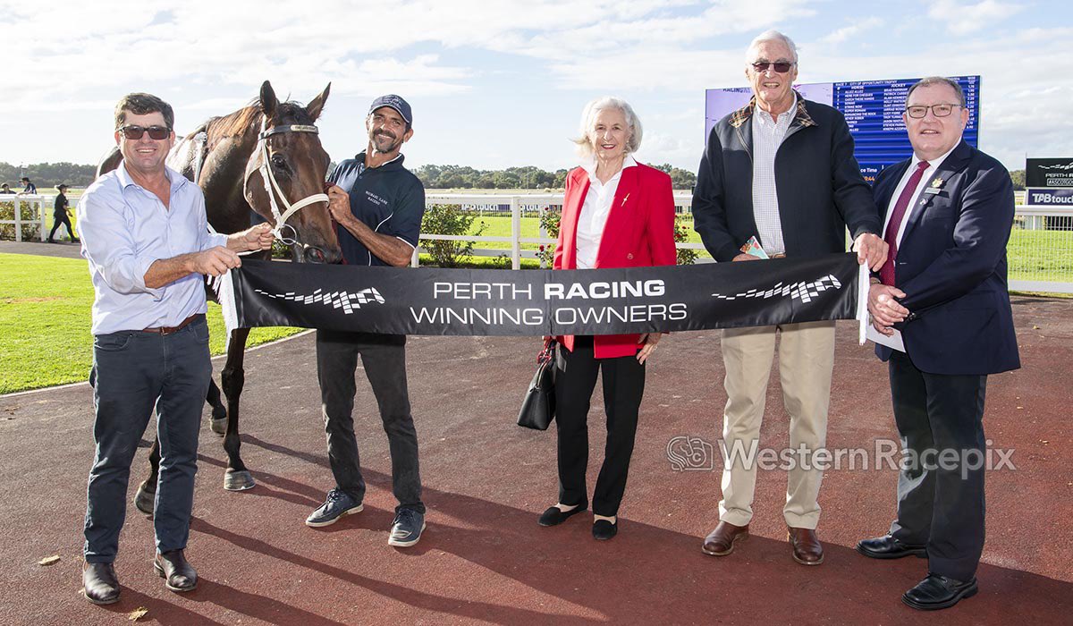 City double for the team today with The Boss Lady making it 3/3 for the prep and 6/8 in her career, what a weapon she is. Allez Allez went back to back with a tough win with the 60kg over 1800m. The stable has had 7 winners from our 15 runners since the start of April 🚂 💪