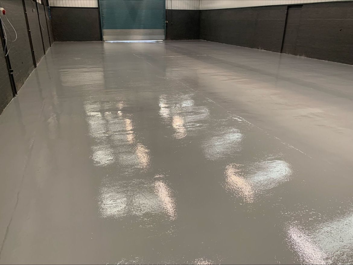 Another success story from PSC Flooring! We've completed a 300 sq meter high build epoxy resin coating in Wombourne, West Mids, using the robust KDR Epocoat HB. Transform your space: bit.ly/3HBfV33 #PSCFlooring #EpoxyResinFlooring #CarBodywork #IndustrialFlooring