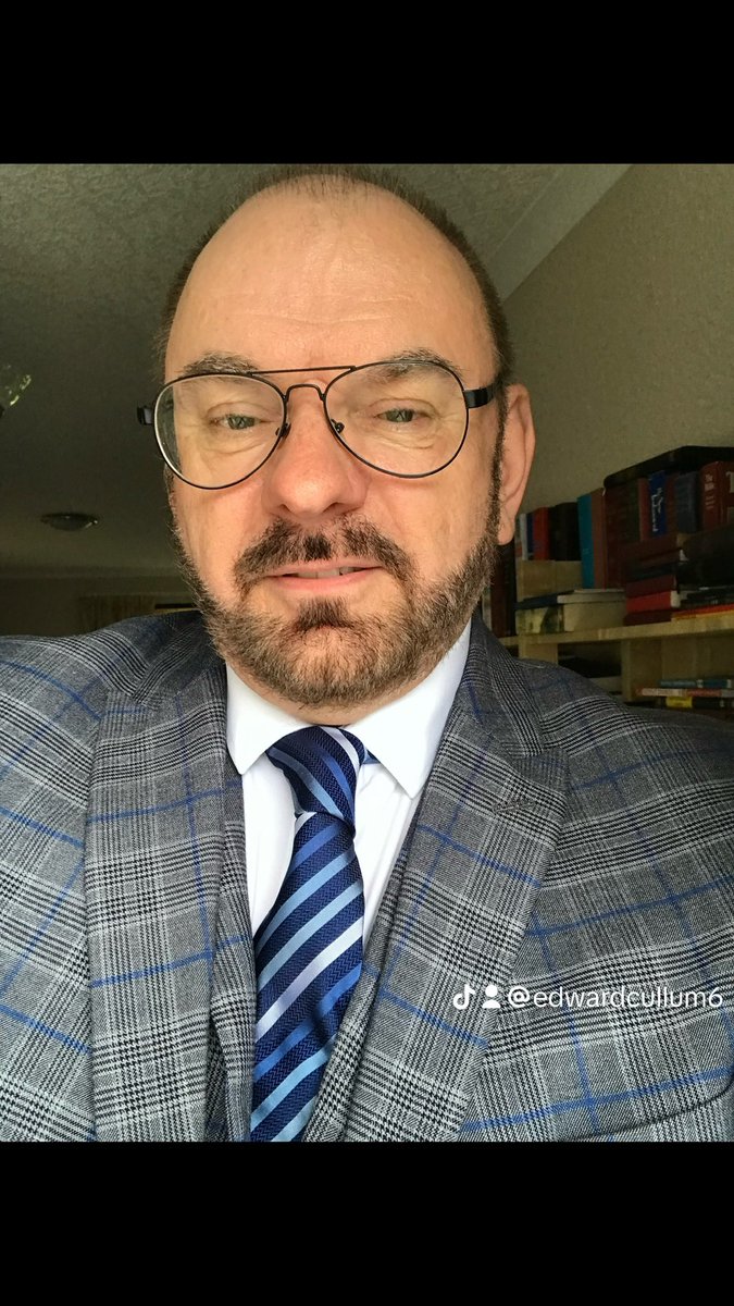 It might be summer time but I’m fed up dressing down. Let’s go back to the 1920s