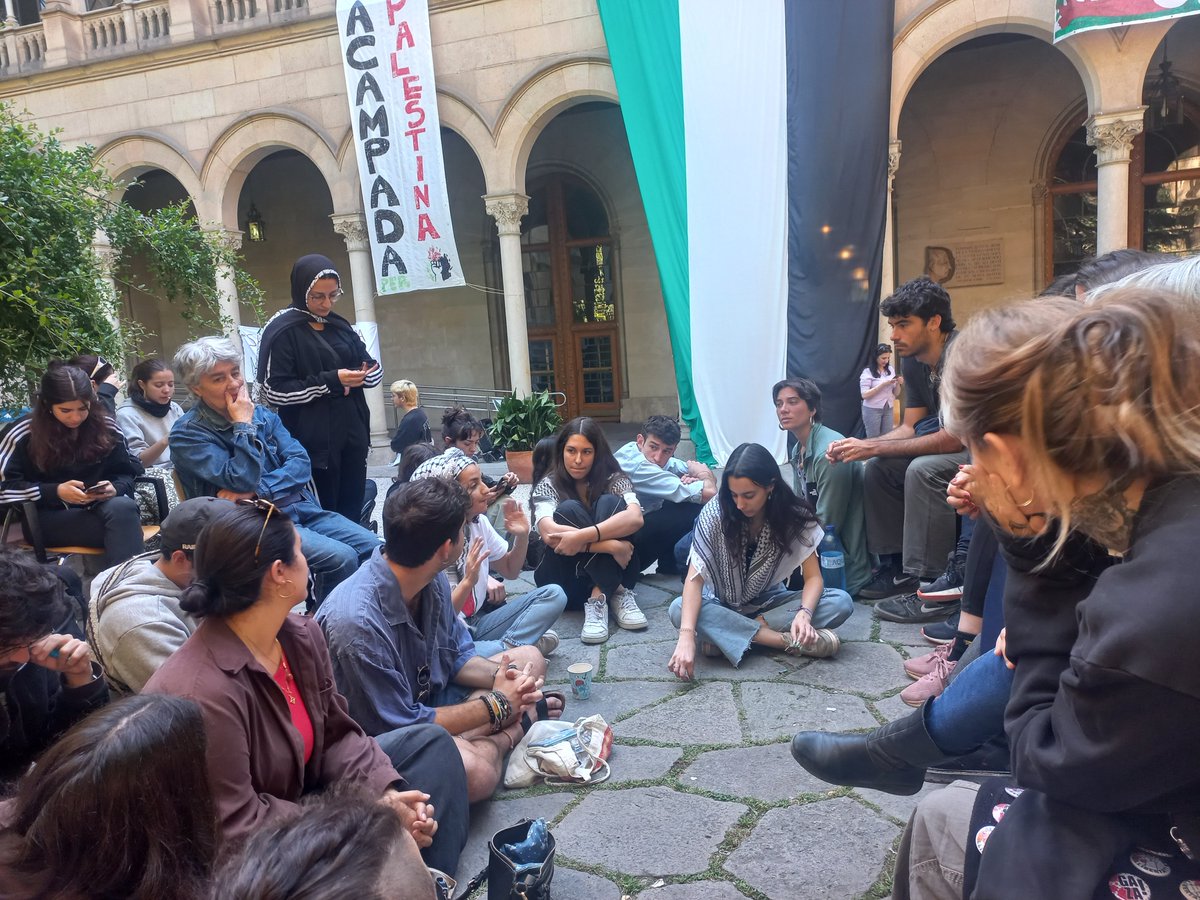 Acampada per Palestina Barcelona 🇵🇸 tweet media