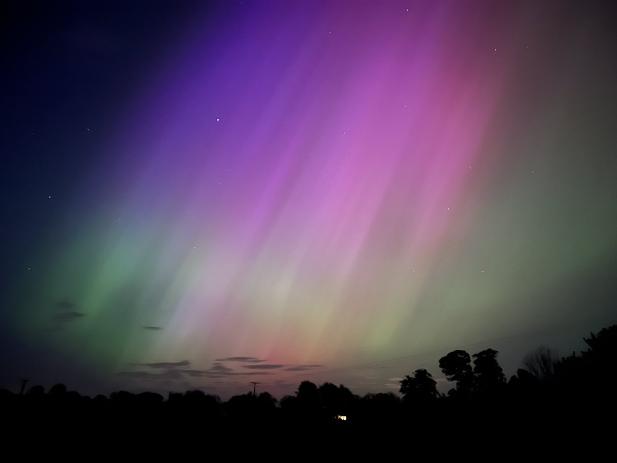 #northenlights above my house in Offaly last night #magical