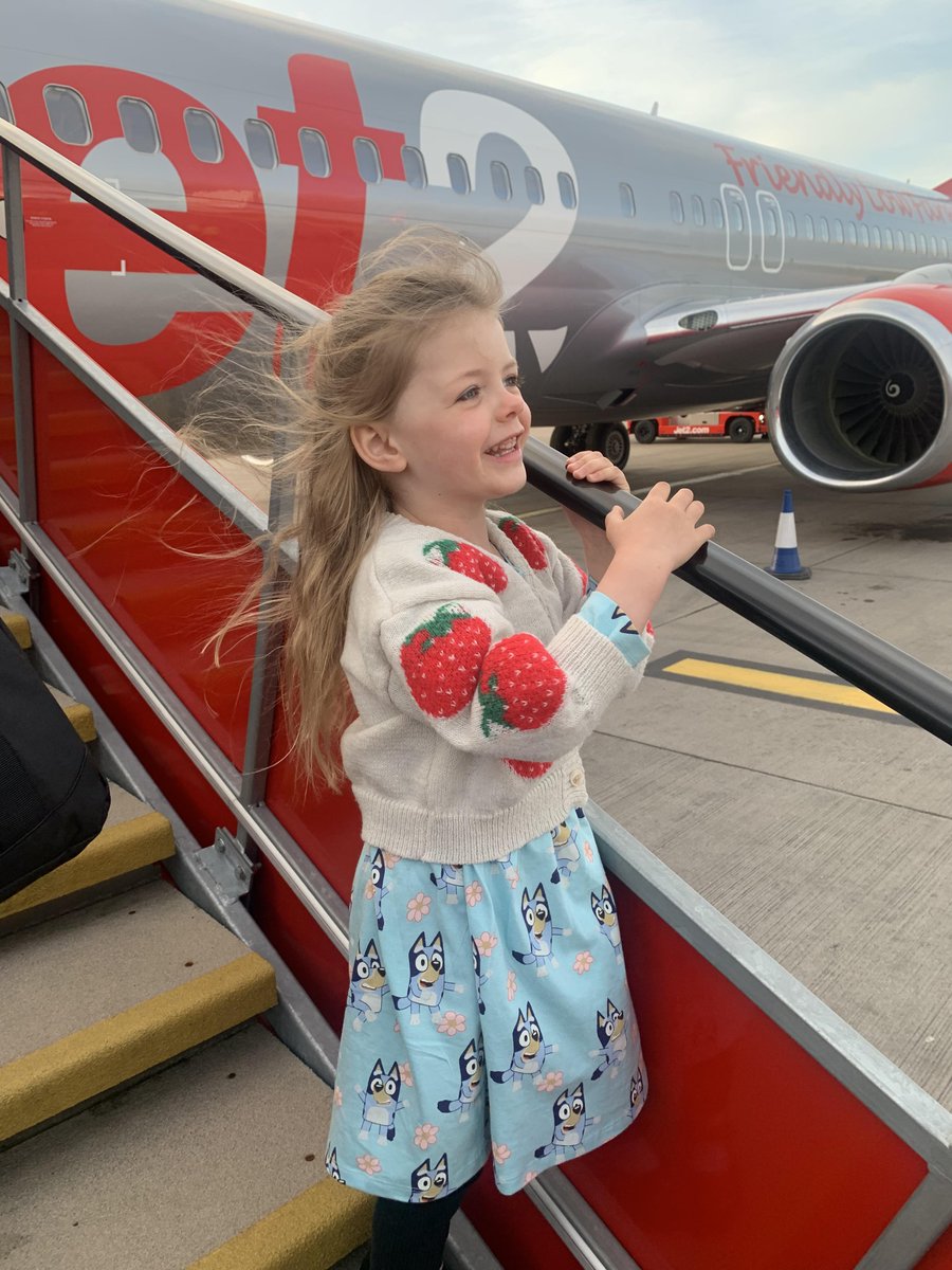 Places we wish we were this weekend... getting onboard this plane ✈️❤️ We’ve just slashed 1,000s of prices, so now you and your family can now jet off for a lot less this summer! Book now: spr.ly/6012jx9wr 📷 Chloe Davies *T&Cs apply