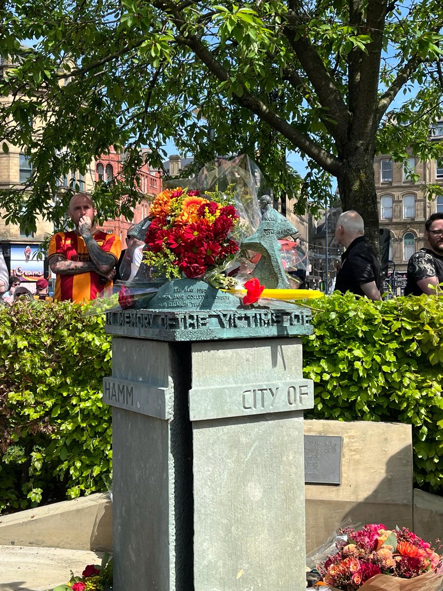 The memorial service for the Bradford City fire took place today. Lord Mayor Cllr Gerry Barker, and the Lady Mayoress attended to remember the 56 people who died. Thank you to all who paid their respects. Our thoughts are with those affected, then, now and always.
