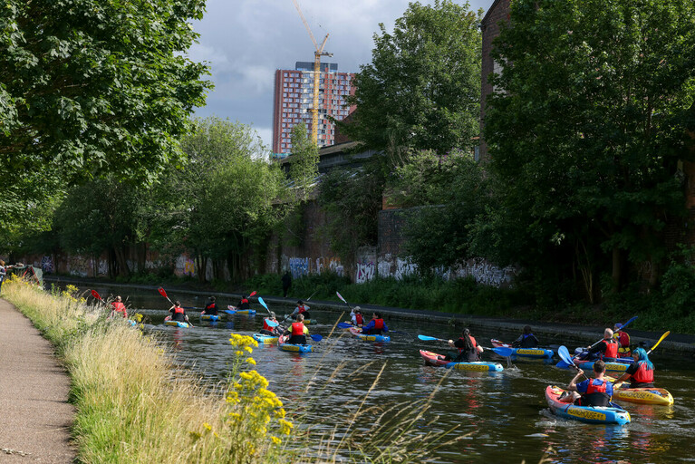 CanalRiverTrust's tweet image. Celebrate 150 years of Roundhouse Birmingham with us! Originally Corporation Wharf, this iconic landmark has witnessed Birmingham's evolution since 1874.
Join us May 10-12 for a weekend celebration, featuring family crafts, kayaking, and more! 👉 ow.ly/ZPvs50RskOO