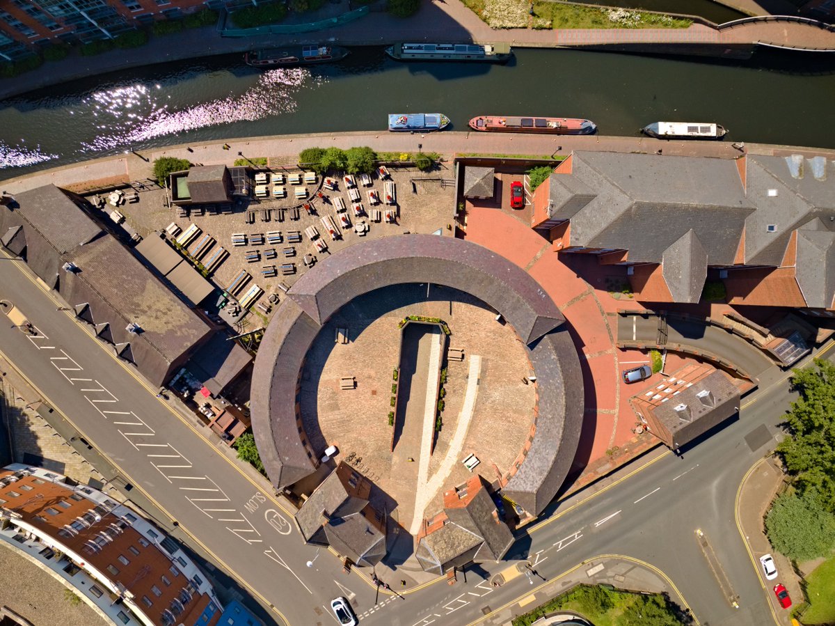CanalRiverTrust's tweet image. Celebrate 150 years of Roundhouse Birmingham with us! Originally Corporation Wharf, this iconic landmark has witnessed Birmingham's evolution since 1874.
Join us May 10-12 for a weekend celebration, featuring family crafts, kayaking, and more! 👉 ow.ly/ZPvs50RskOO