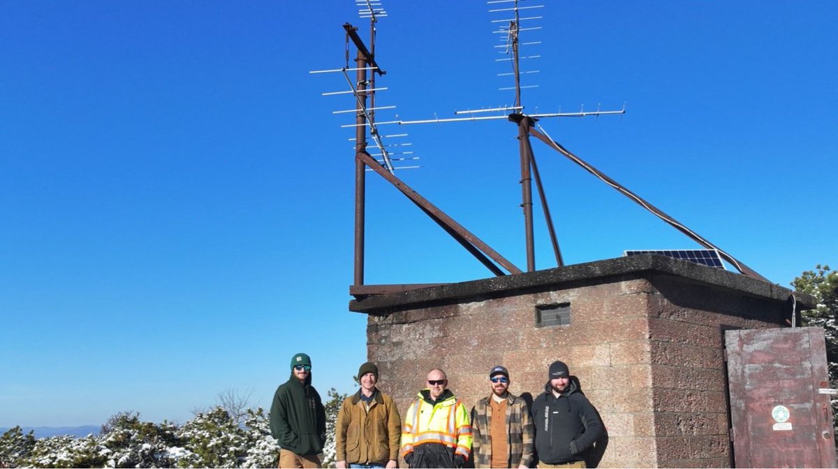 It’s World Migratory Bird Day, and at Parks, we work to support bird migration all year long. This winter, we installed a Motus wildlife tracking array in Minnewaska State Park Preserve, filling a gap in the global network of these towers. Two more are coming this year!