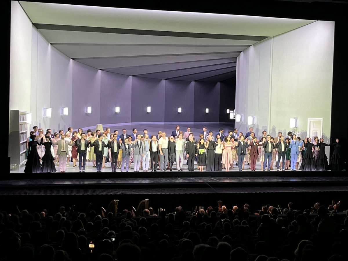 Anatomy of Melancholy: #Massenet’s #DonQuichotte @operadeparis is alcohol addict, not understood, sad man, who relives past adventures as shadows. #DamianoMichieletto‘s strictly contemporary setting works 4 strange piece. #PatrickFournillier soft, smooth 🎶, #GaëlleArquez fun 🔝